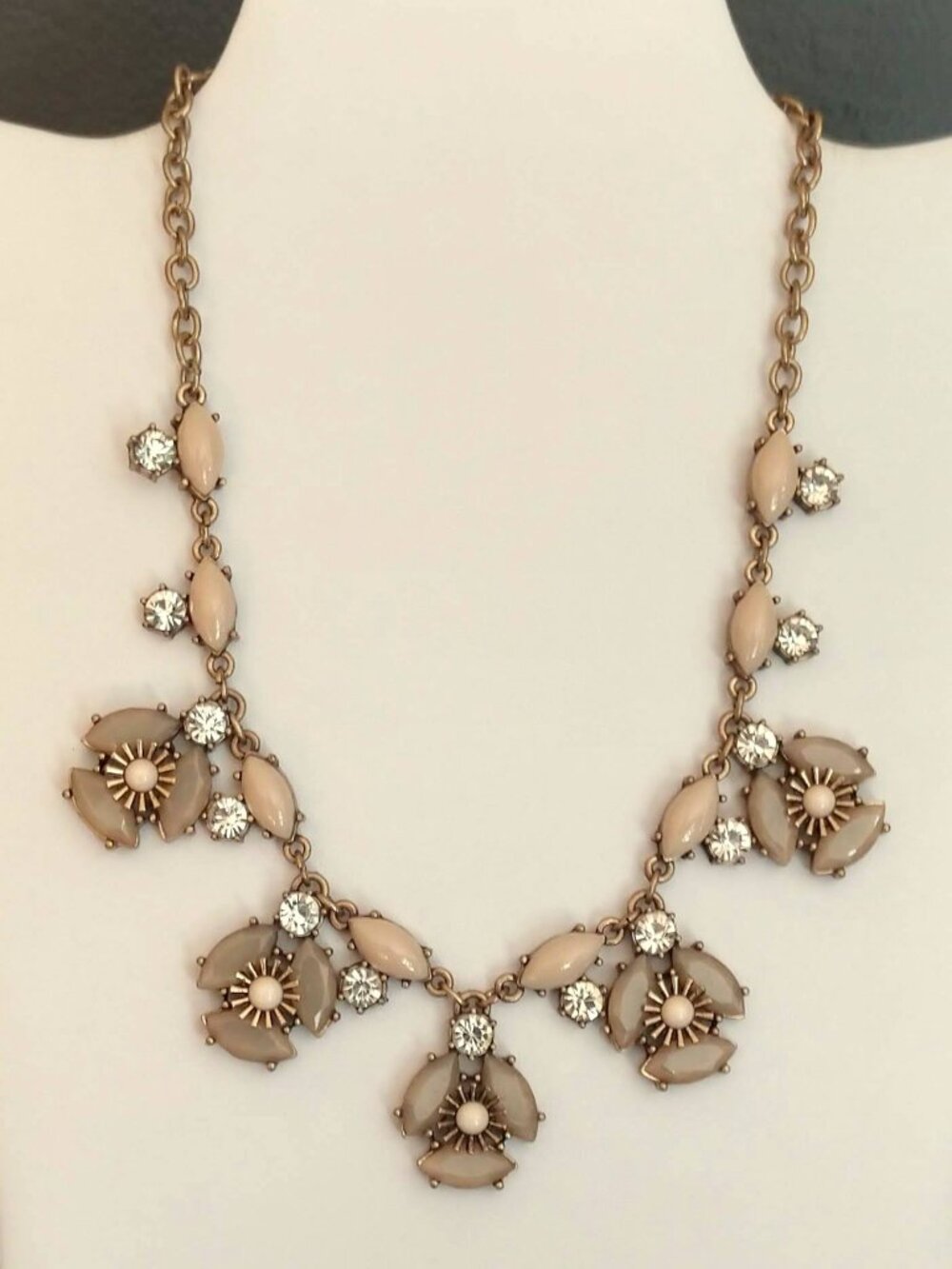Flower and crystal necklace